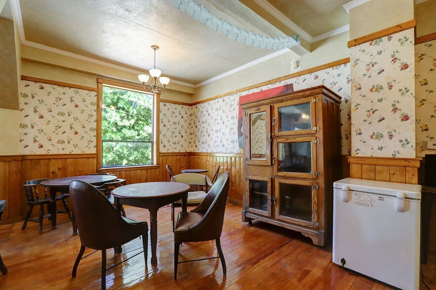 More Photos Of 212 Main St, Sierra City Hotel For Sale