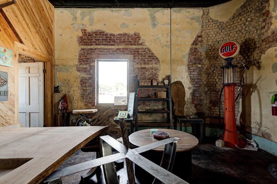 More Photos Of 1615 N Portland Ave, Oklahoma City Warehouse For Sale