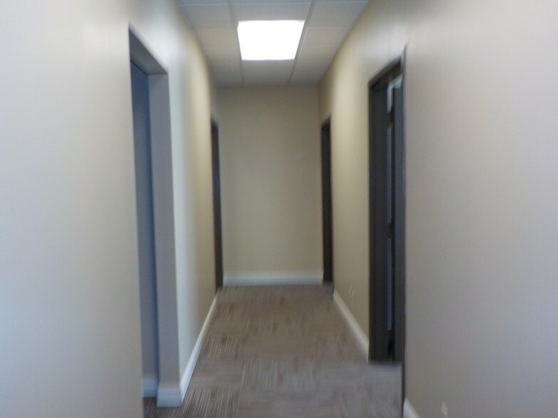 More Photos Of 3700 N 10th St, McAllen Office For Lease