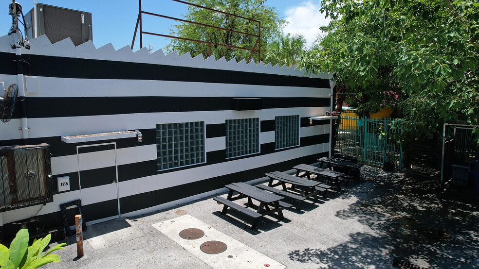 More Photos Of 176 NW 24th St, Miami Restaurant For Lease