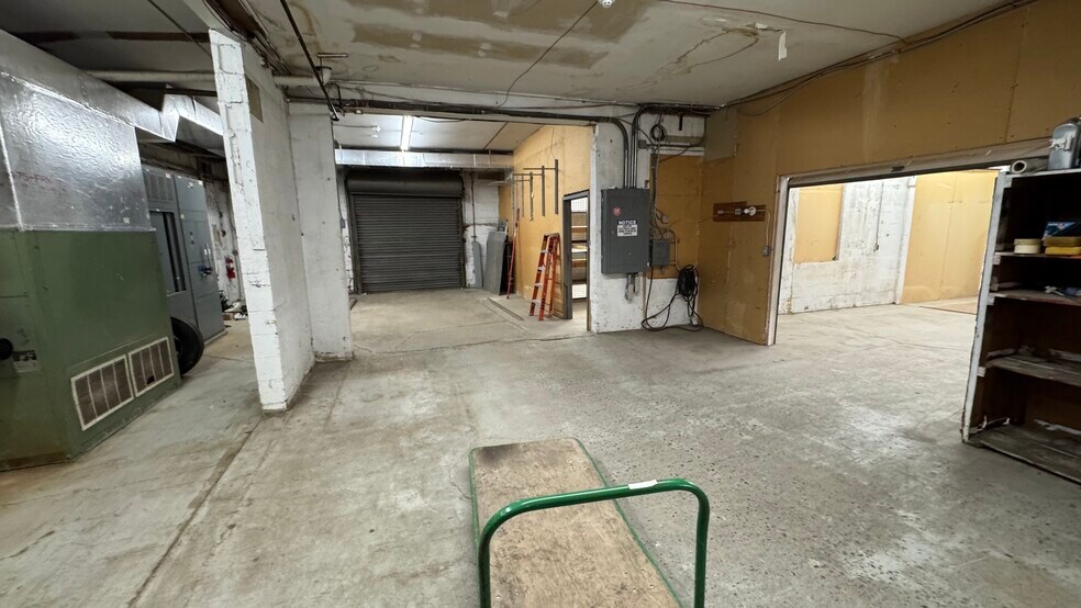 More Photos Of 958 N Penn St, Allentown Warehouse For Sale