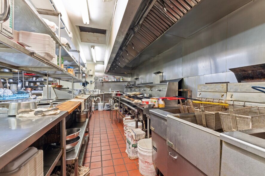 More Photos Of 376 Bullocks Point Ave, Riverside Restaurant For Sale