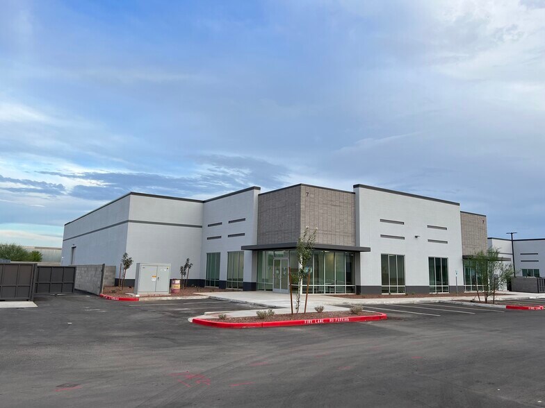More Photos Of 8607 E Pecos Rd, Mesa Warehouse For Lease