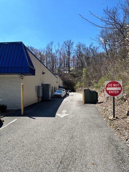 More Photos Of 700 Technology Dr, Charleston Hospital For Sale