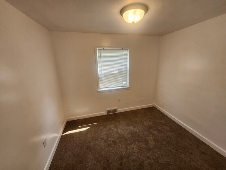 More Photos Of 147 Georgetown Rd, Beaver Falls Apartments For Sale