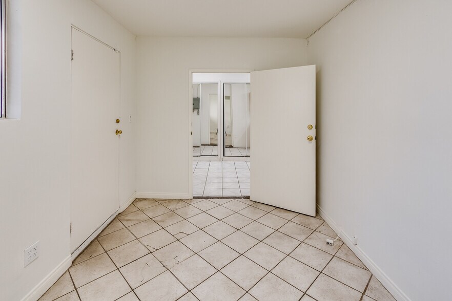 More Photos Of 9623 Venice Blvd, Culver City Storefront For Sale