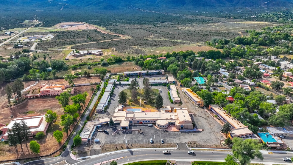 More Photos Of 413 Paseo Del Pueblo Norte, Taos Hotel For Sale