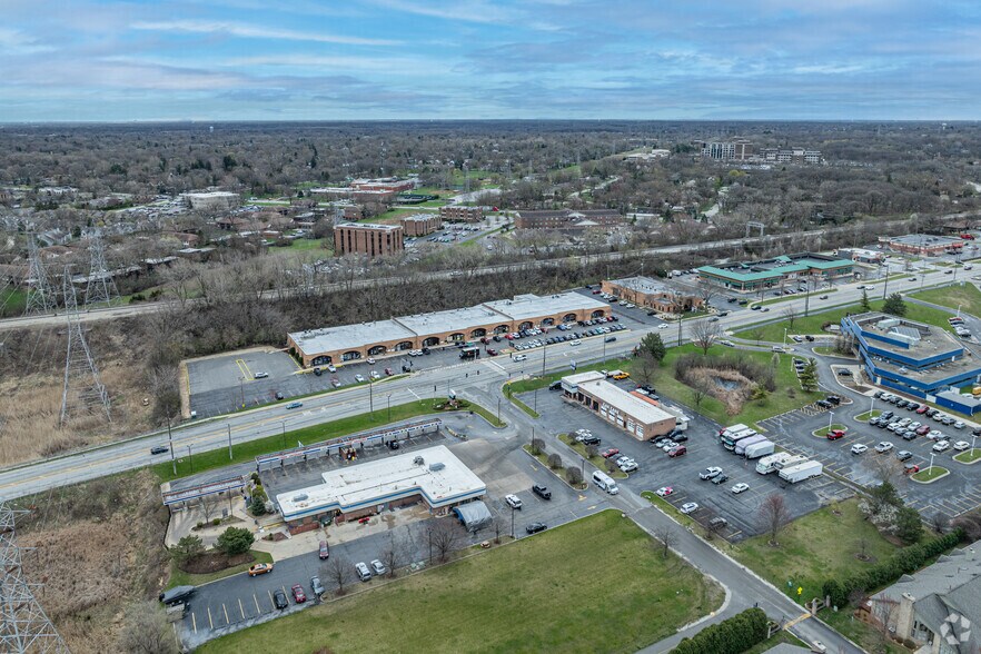 More Photos Of 11721-11761 Southwest Hwy, Palos Heights General Retail For Lease