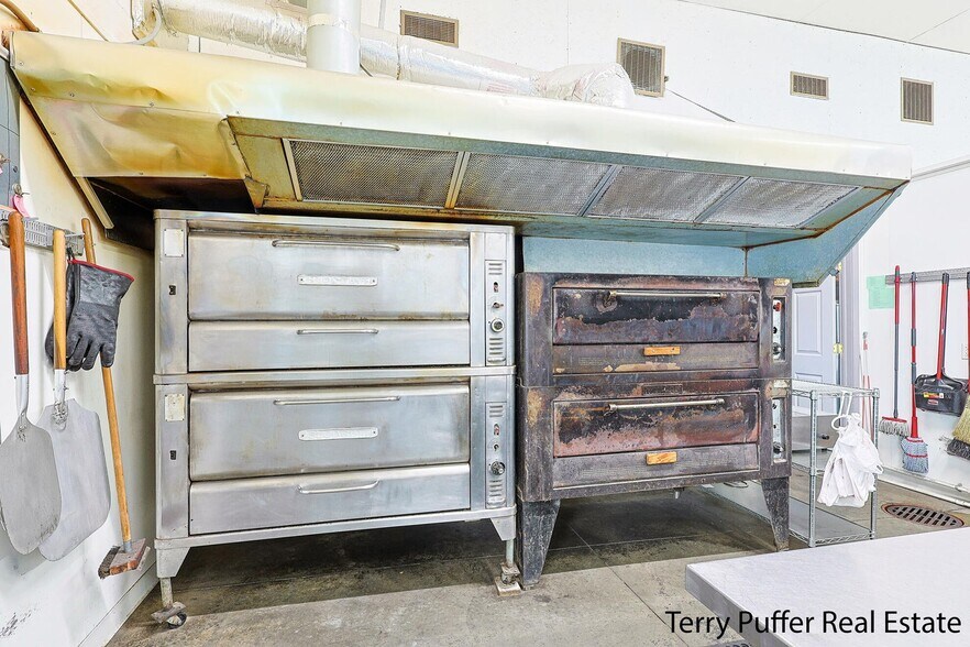 More Photos Of 246 Division St, Hesperia General Retail For Sale