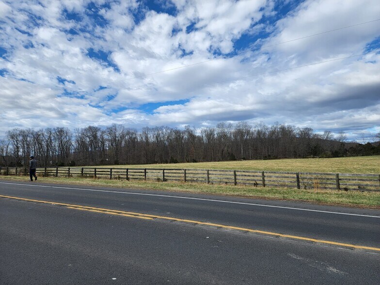 More Photos Of 24555 James Monroe Hwy, Aldie Land For Lease