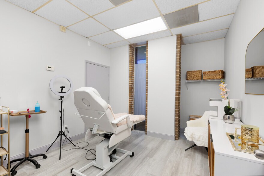 More Photos Of , Fort Myers Office For Sale