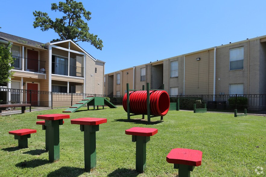 More Photos Of 424 S Bender Hollow, Humble Apartments For Sale