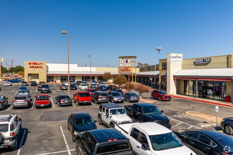 More Photos Of 13945 Research Blvd, Austin Unknown For Lease