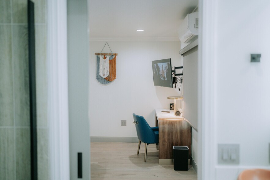 More Photos Of 1107 N Broadway, Santa Maria Hotel For Sale