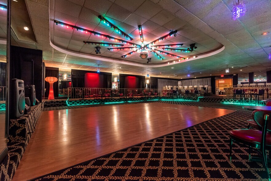 More Photos Of 6302 Main St, Tannersville Hotel For Sale