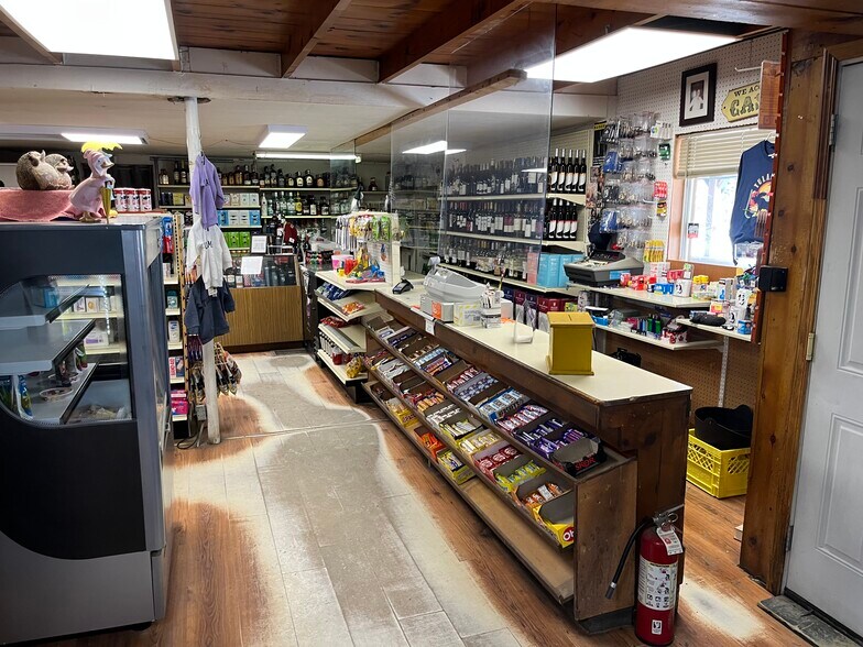 More Photos Of 2600 Otter Av, Tulameen Restaurant For Sale