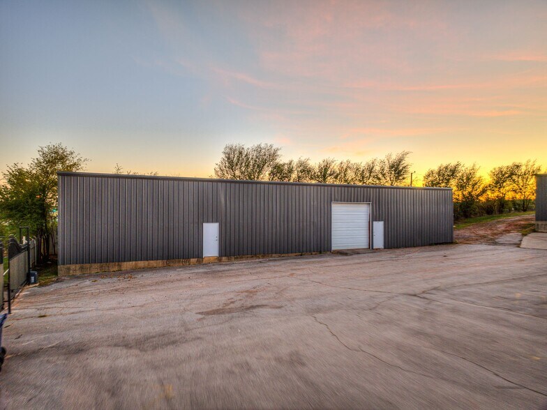 More Photos Of 2317 S Eastern Ave, Oklahoma City Industrial For Lease