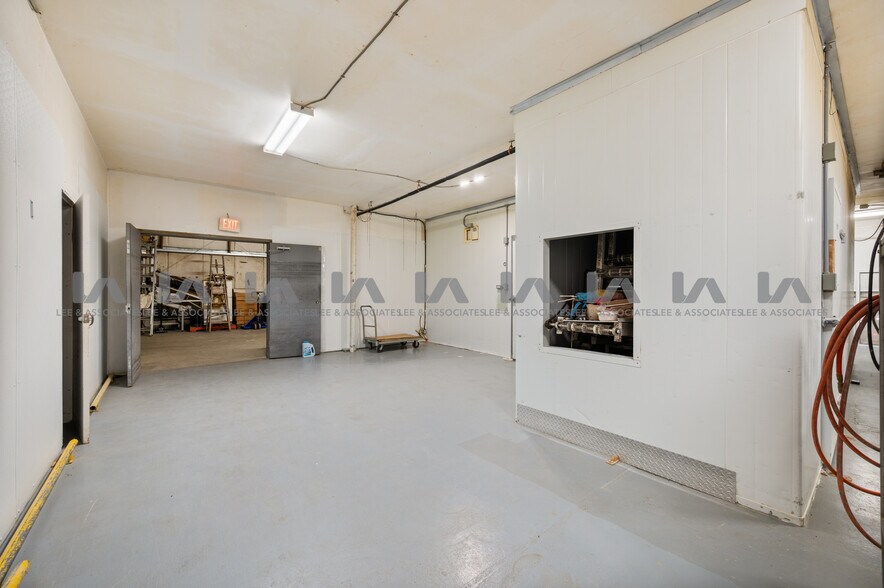 More Photos Of 2727 Dixon St, Port Coquitlam Industrial For Sale