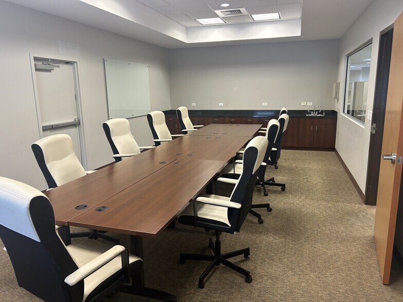More Photos Of 13528 Prestige Pl, Tampa Loft Creative Space For Lease