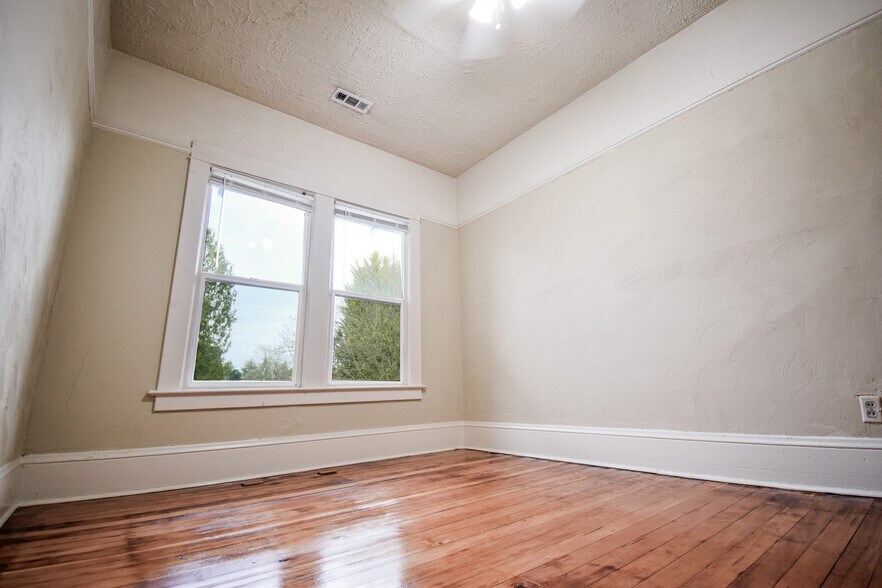 More Photos Of 4016-4024 NE 6th Ave, Portland Apartments For Sale