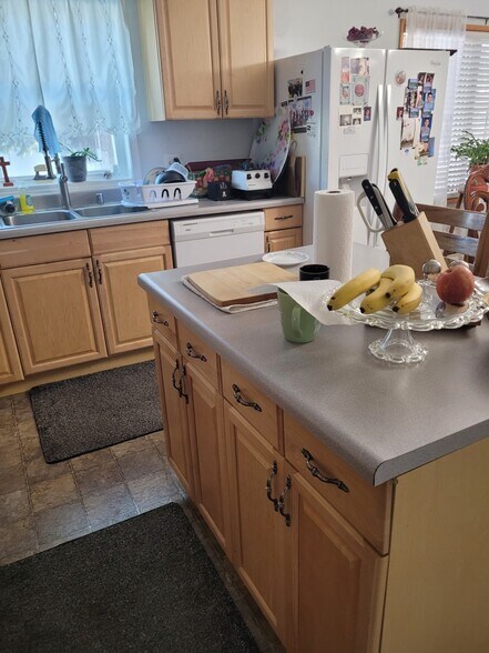 More Photos Of 205 A St, Fairbanks Hotel For Sale