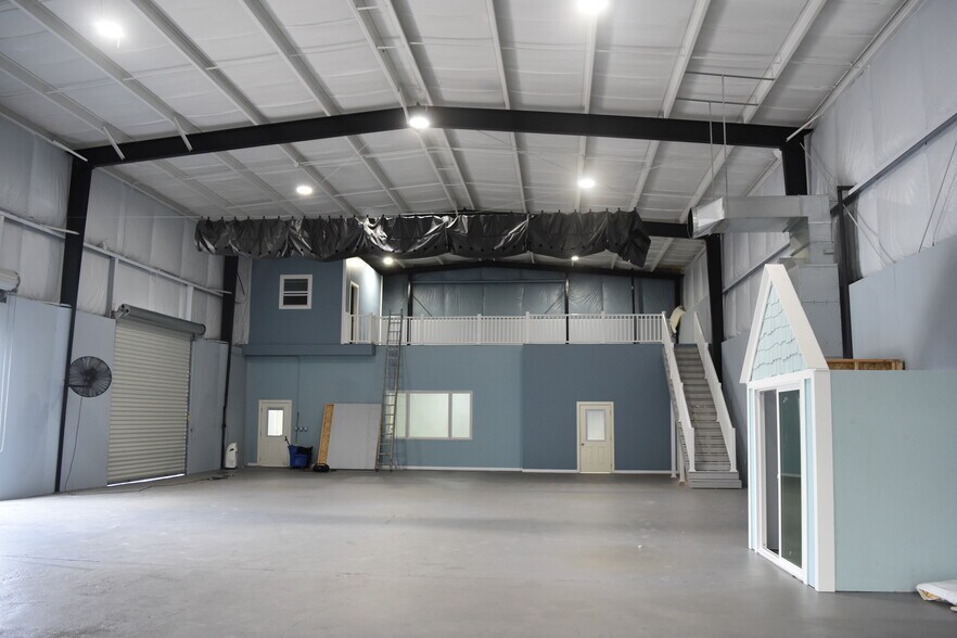 More Photos Of 8998 N 130th Ave, Largo Manufacturing For Sale