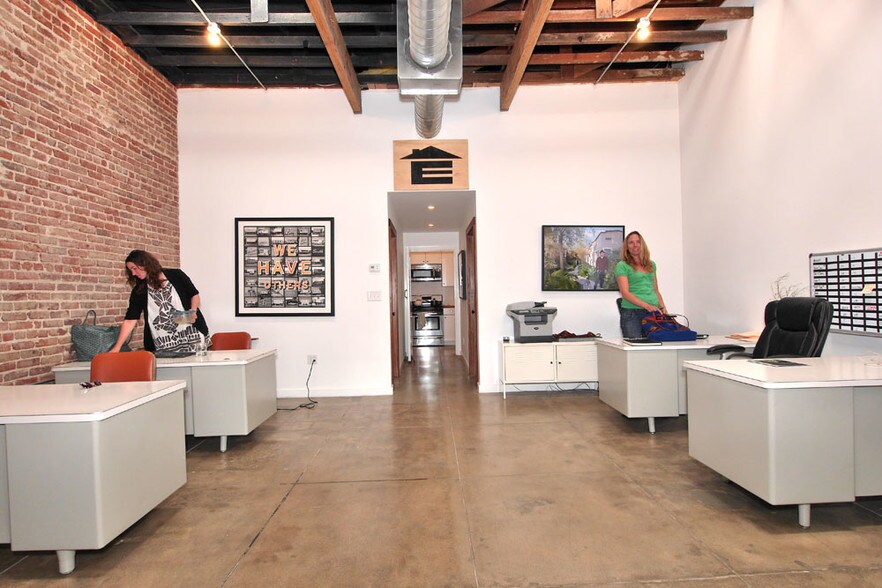 More Photos Of 5009-5011 York Blvd, Los Angeles Storefront For Sale