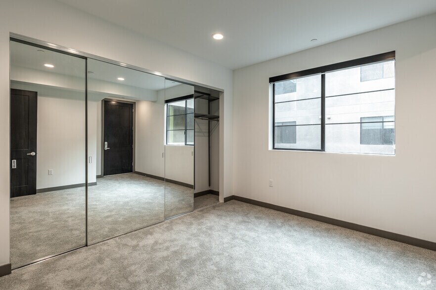More Photos Of 552 N Hobart Blvd, Los Angeles Apartments For Sale