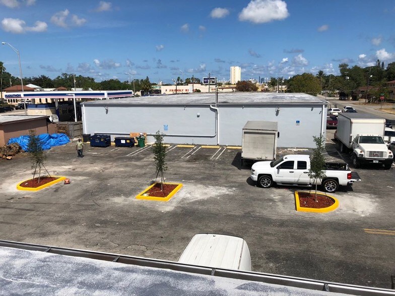 More Photos Of 265-275 NE 166th St, Miami Flex For Lease