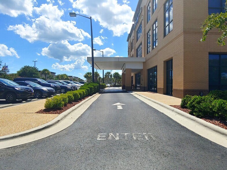 More Photos Of 509 Olde Waterford Way, Leland Office For Lease