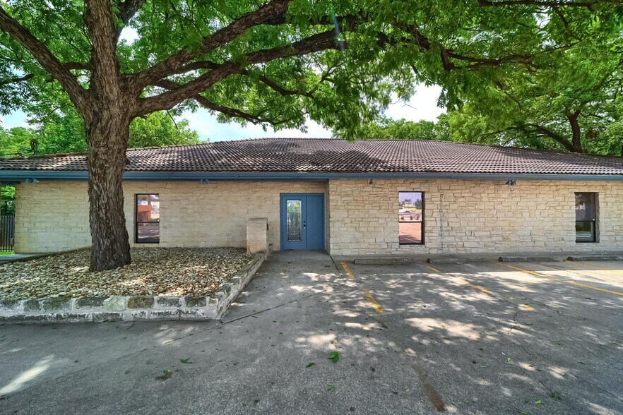 More Photos Of 4507 N Interstate 35, Austin Loft Creative Space For Lease