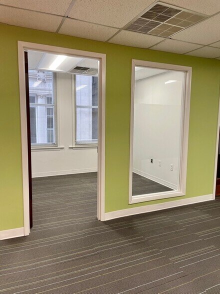 More Photos Of 225-231 E Redwood St, Baltimore Office For Lease