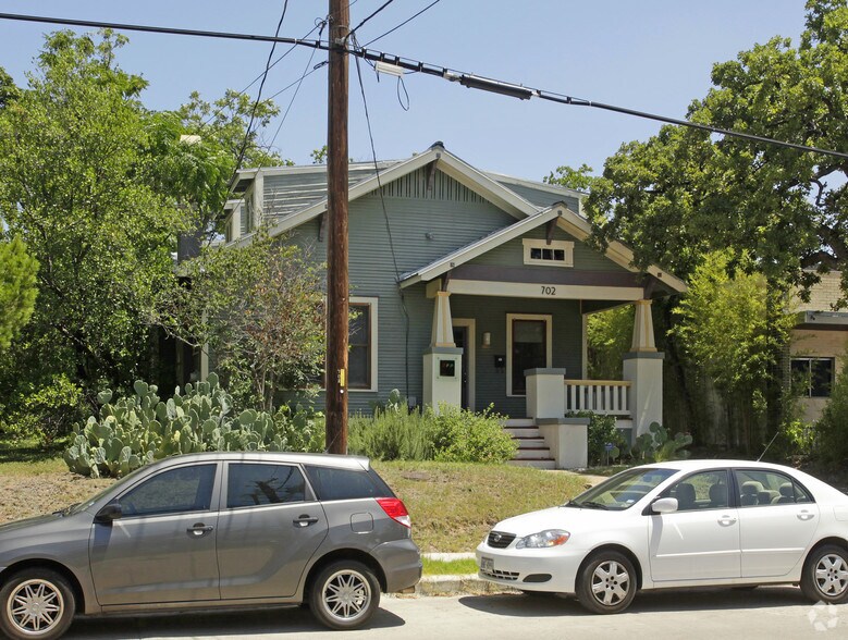 More Photos Of 702 W 34th St, Austin Office For Lease