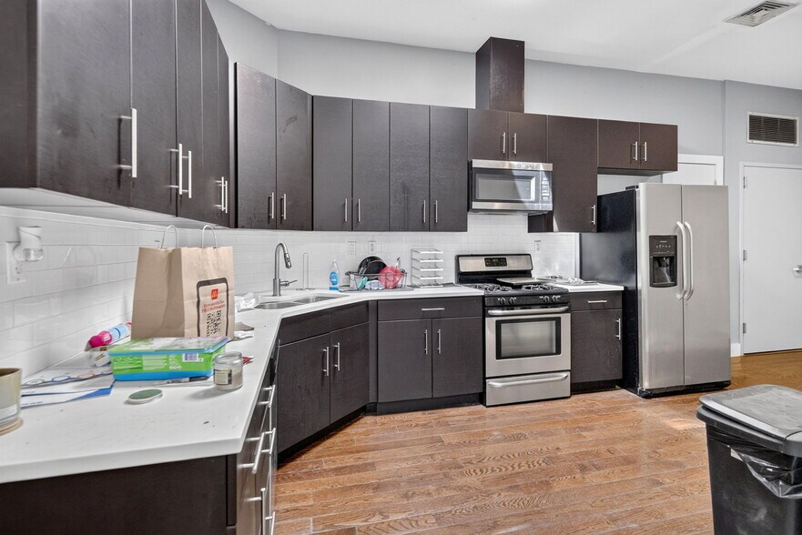 More Photos Of 83 Beaver St, Albany Apartments For Sale