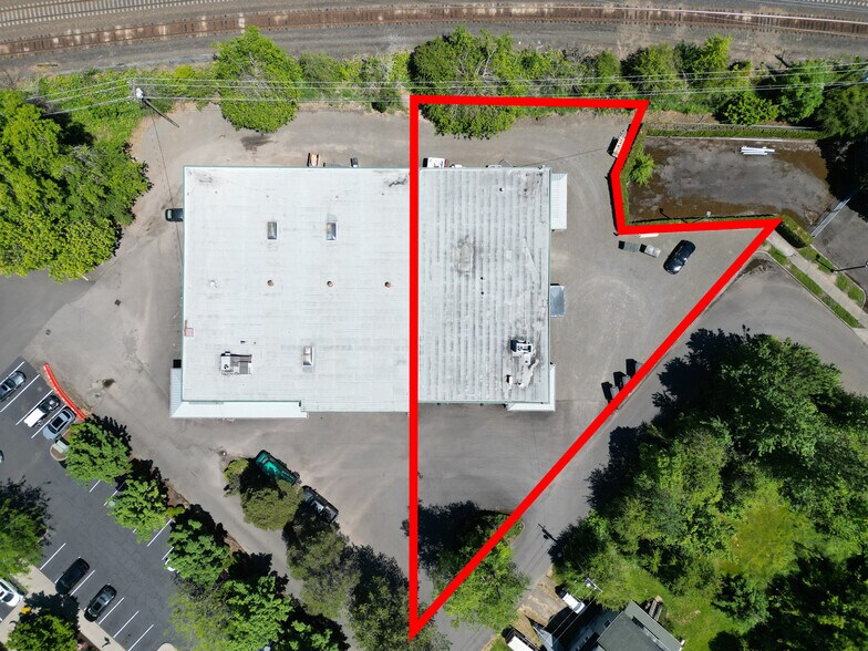 More Photos Of 4670 SW Pacific Ave, Beaverton Warehouse For Lease