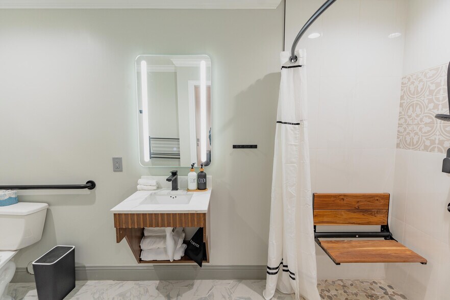 More Photos Of 1107 N Broadway, Santa Maria Hotel For Sale