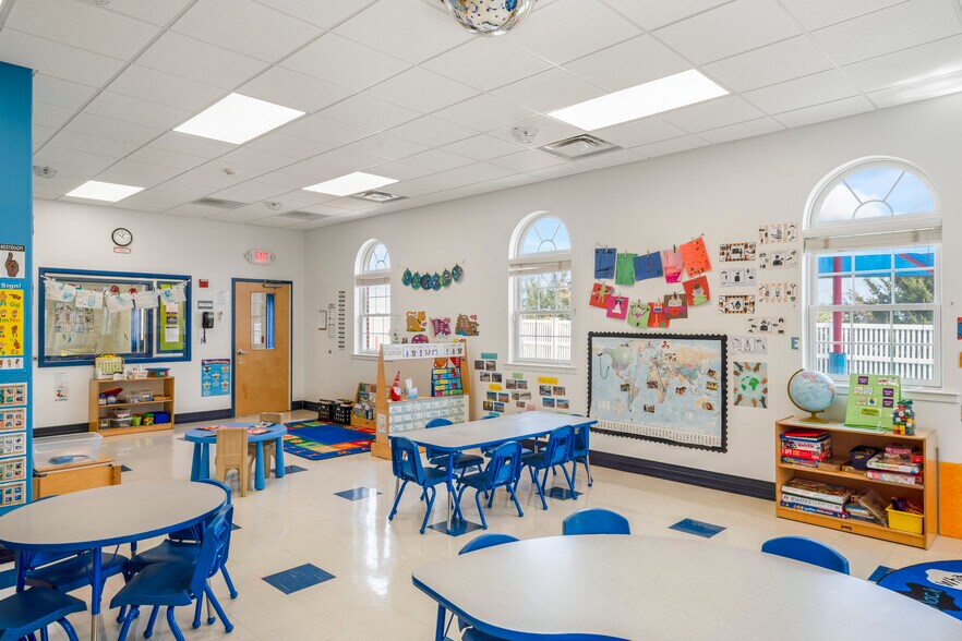 More Photos Of 42885 Orchard Oriole Dr, Ashburn Daycare Center For Lease