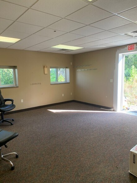 More Photos Of 5499 State Highway 10 E, Stevens Point Storefront Retail Office For Lease