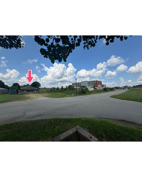 More Photos Of 818 Morton Ave, Bardstown Manufacturing For Sale