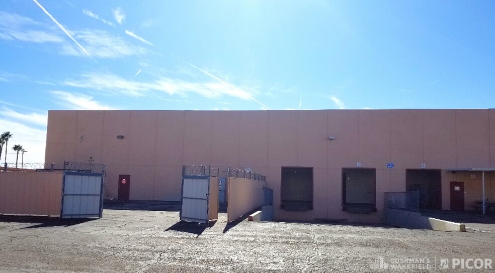 More Photos Of 2705 E Medina Rd, Tucson Manufacturing For Lease