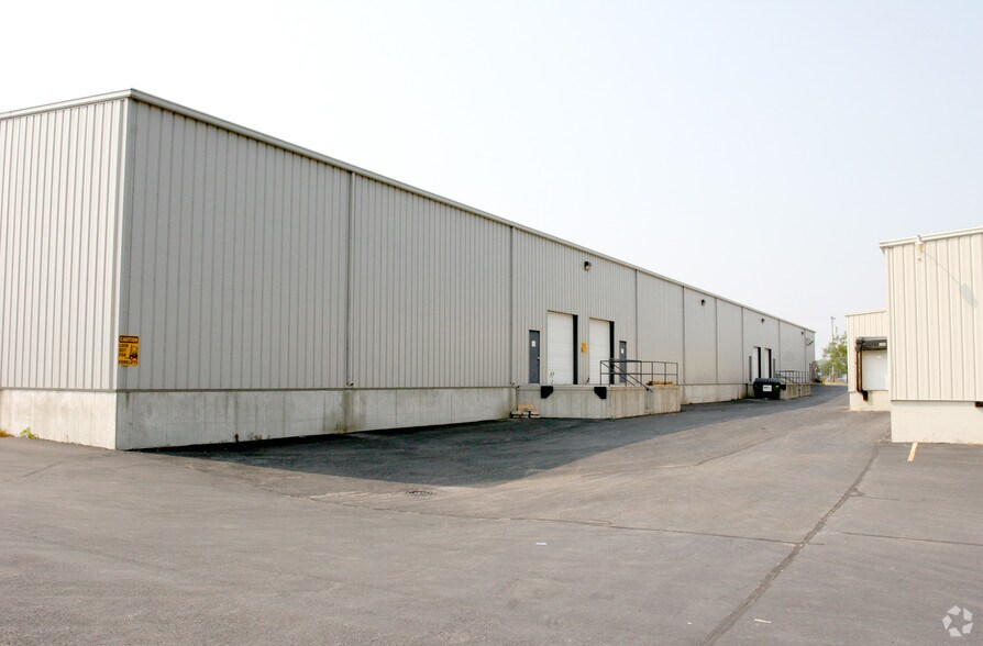 More Photos Of 4501 Triangle St, McFarland Warehouse For Lease