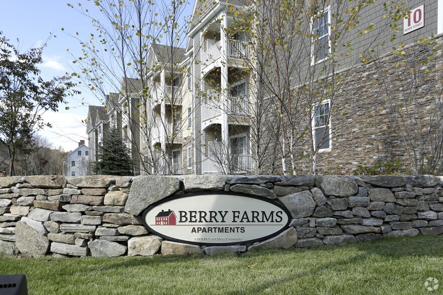 More Photos Of 4 Berry St, North Andover Apartments For Lease