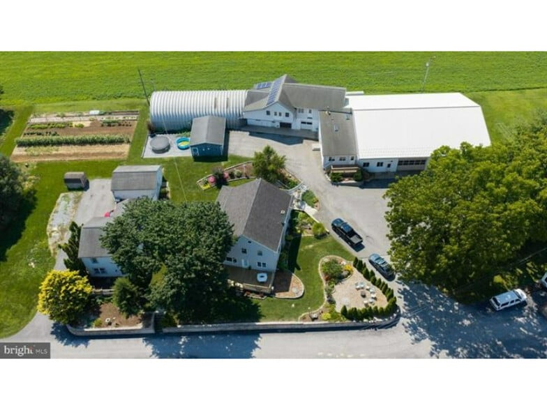 More Photos Of 240 Railroad Ave, Bird In Hand Flex For Sale