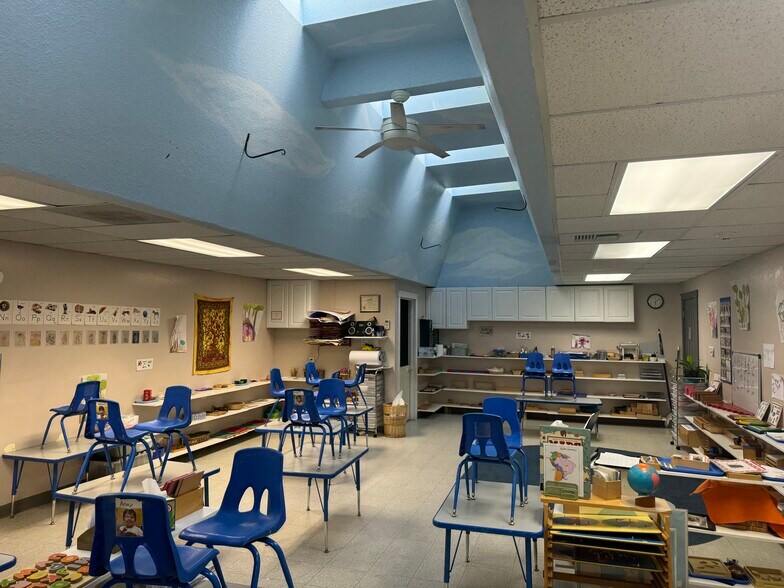 More Photos Of 14340 NE 21st St, Bellevue Daycare Center For Lease
