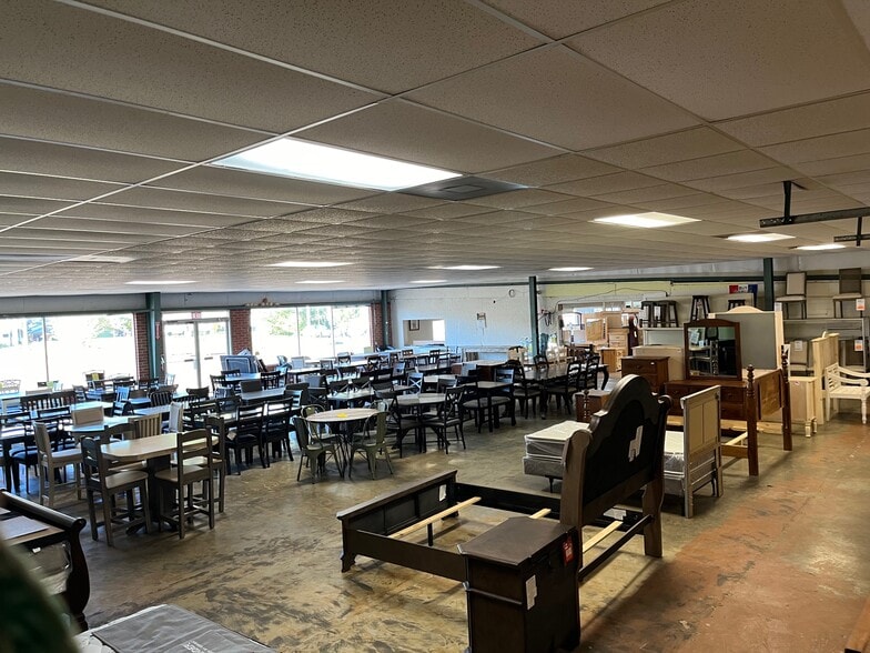 More Photos Of 1103 E Main St, Philadelphia Storefront For Sale