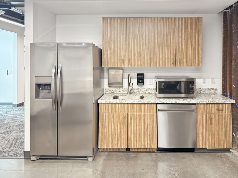 More Photos Of 13867 S Bangerter Pky, Draper Coworking Space