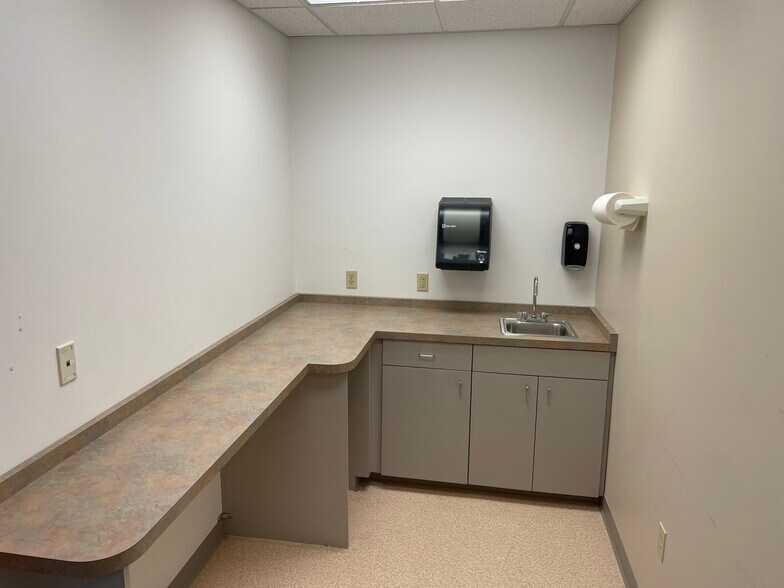More Photos Of 1000 Integrity Dr, Pittsburgh Medical For Lease