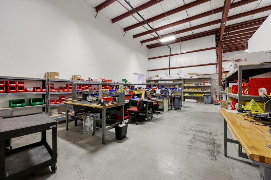 More Photos Of 2380 Fortune Dr, Lexington Light Manufacturing For Lease