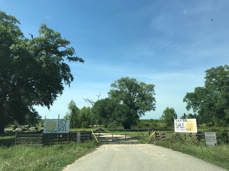 More Photos Of 0 Hwy 35, Angleton Land For Lease