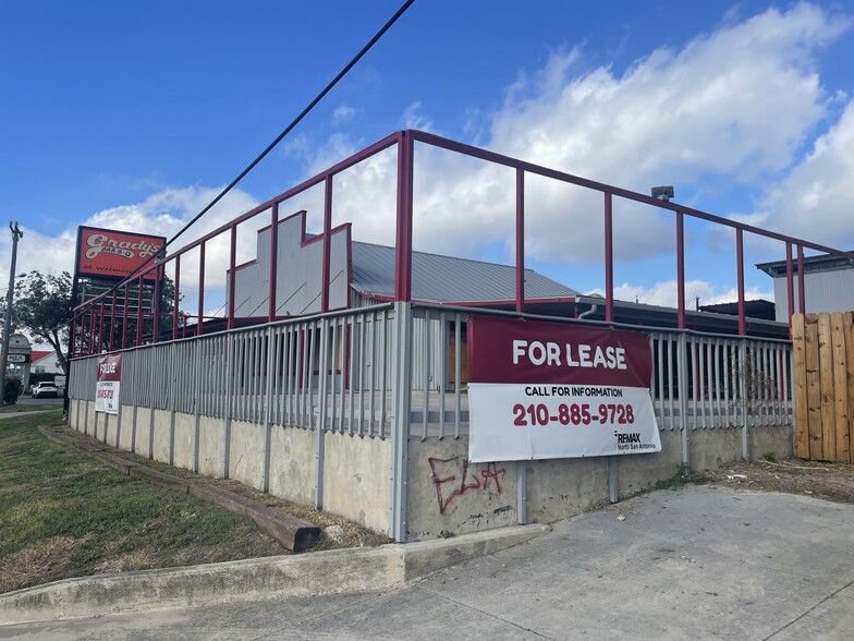 More Photos Of 13525 Wetmore Rd, San Antonio Restaurant For Lease